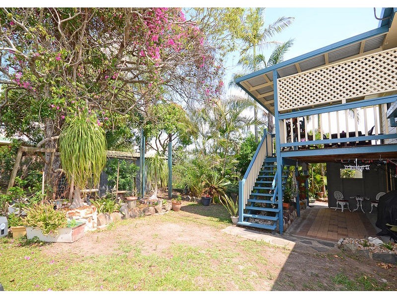 9 Barry St, Torquay QLD 4655