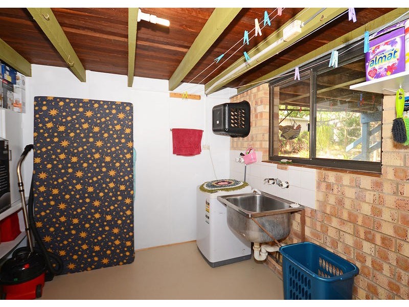 9 Barry St, Torquay QLD 4655