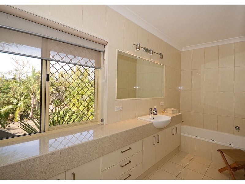 20 Oslove Dr, Booral QLD 4655