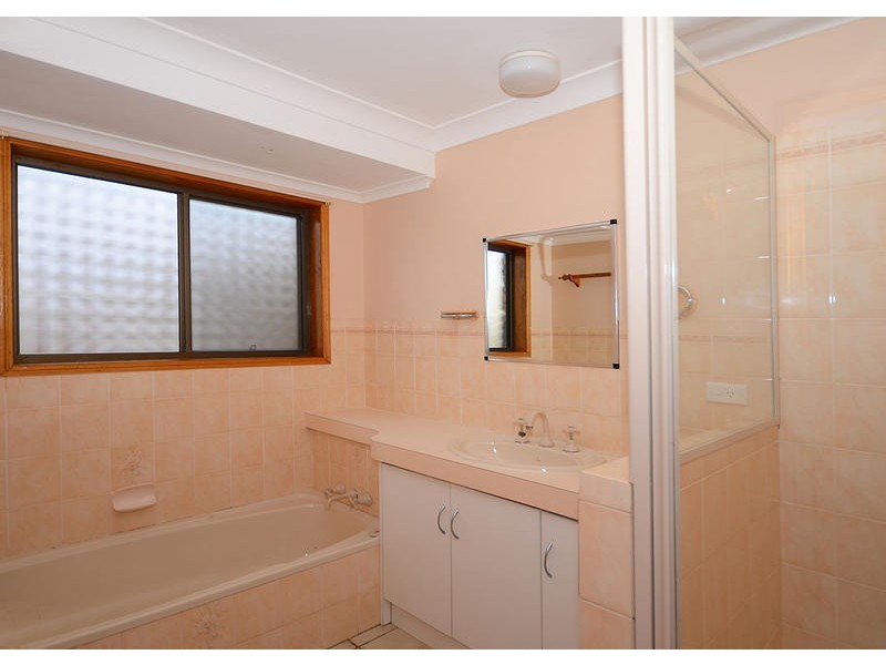 49 Jensen Dr, Urraween QLD 4655