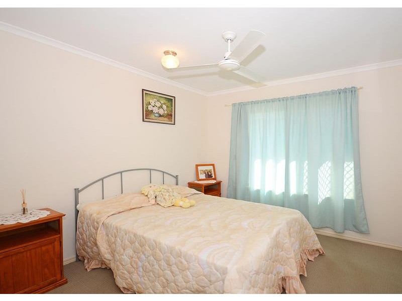 4 Isis Crt, Eli Waters QLD 4655