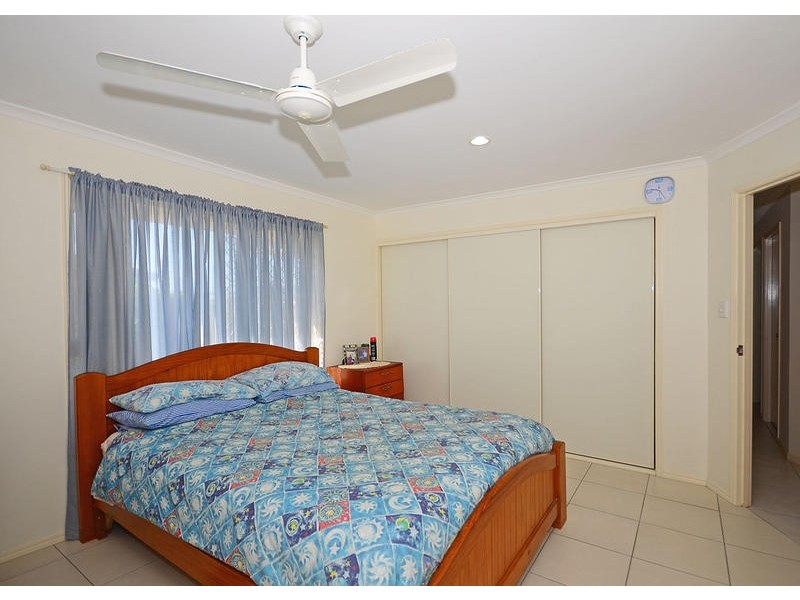 4 Isis Crt, Eli Waters QLD 4655