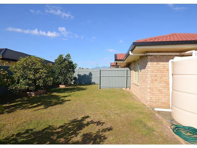 4 Isis Crt, Eli Waters QLD 4655