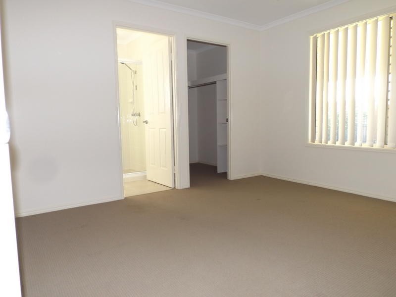 38 Moonstone Dr, Urangan QLD 4655