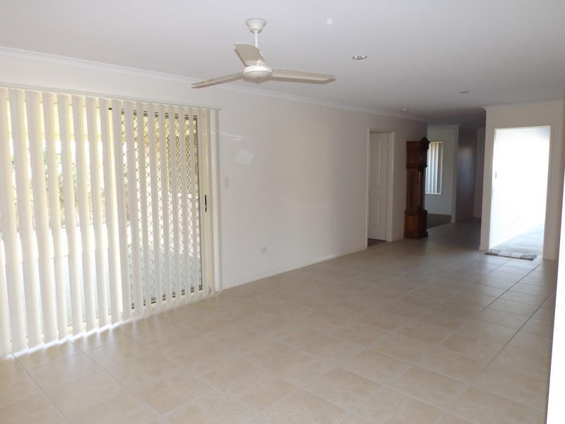 38 Moonstone Dr, Urangan QLD 4655