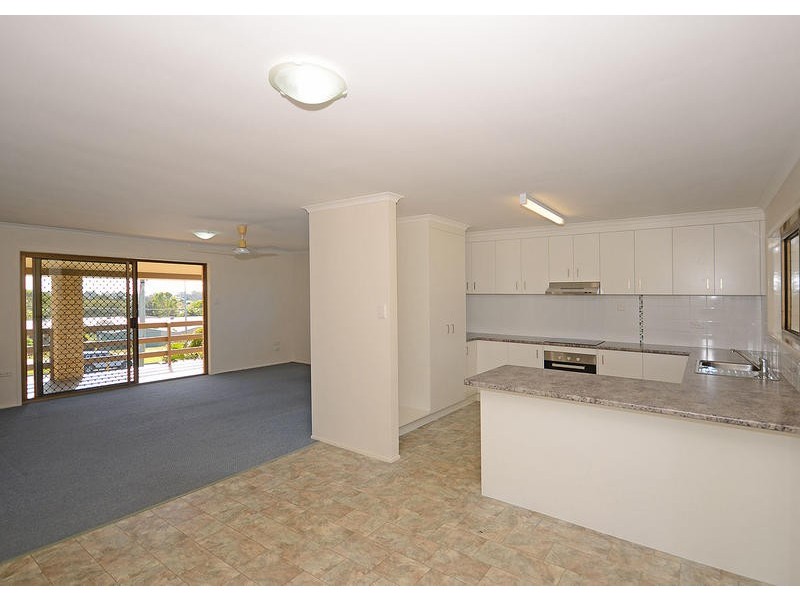 651 Boat Harbour Dr, Urangan QLD 4655