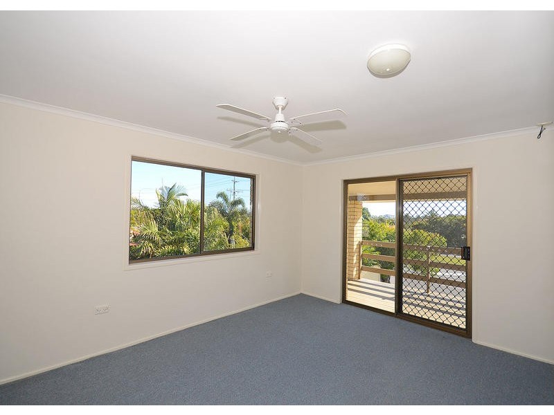 651 Boat Harbour Dr, Urangan QLD 4655