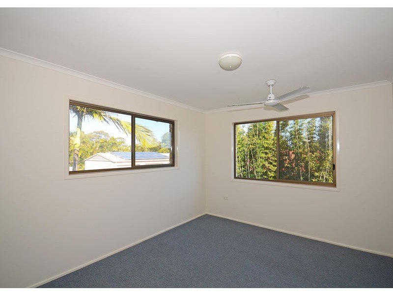 651 Boat Harbour Dr, Urangan QLD 4655