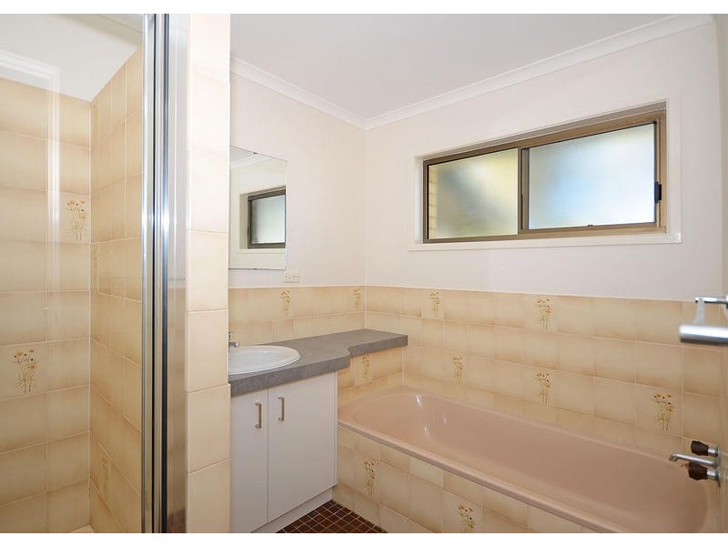 651 Boat Harbour Dr, Urangan QLD 4655