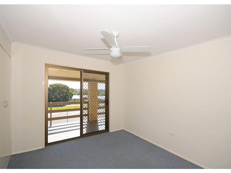 651 Boat Harbour Dr, Urangan QLD 4655