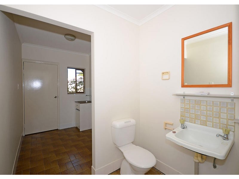 651 Boat Harbour Dr, Urangan QLD 4655