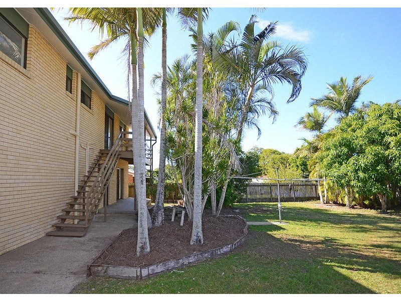651 Boat Harbour Dr, Urangan QLD 4655