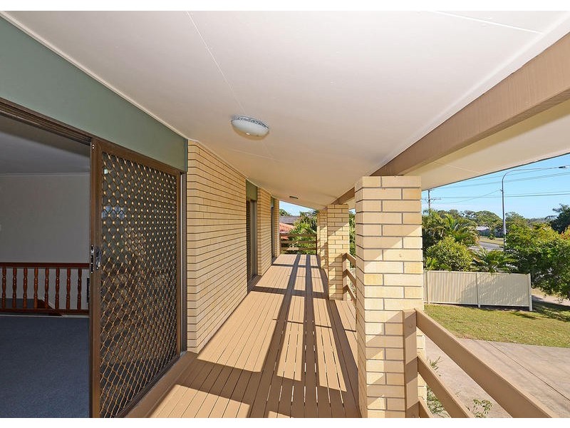 651 Boat Harbour Dr, Urangan QLD 4655