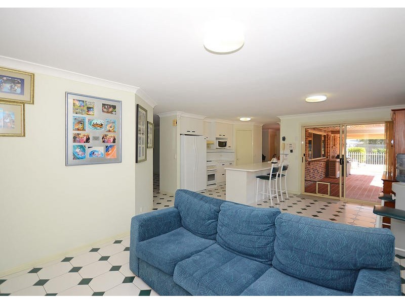 25 Ibis Blvd, Eli Waters QLD 4655