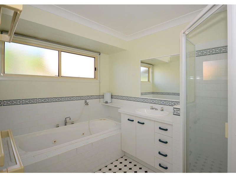 25 Ibis Blvd, Eli Waters QLD 4655