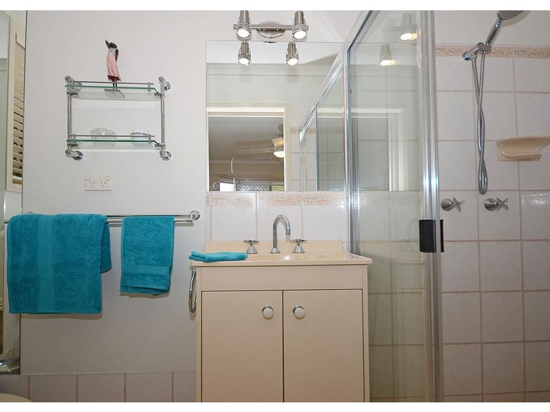 23 Corser St, Point Vernon QLD 4655