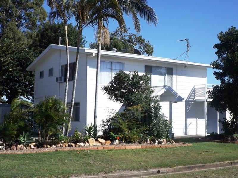1 Gibbs St, Urangan QLD 4655