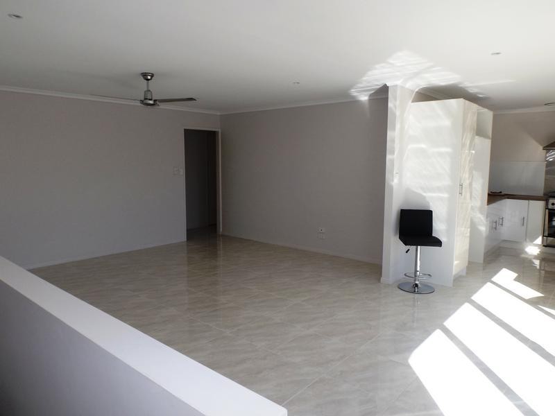 1 Gibbs St, Urangan QLD 4655