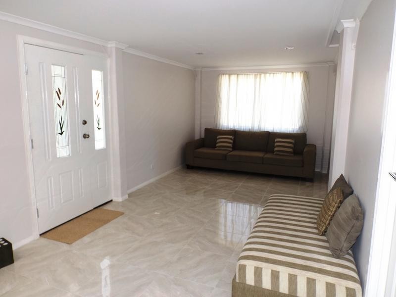 1 Gibbs St, Urangan QLD 4655