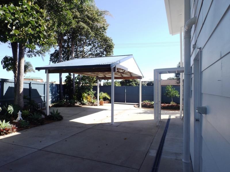 1 Gibbs St, Urangan QLD 4655