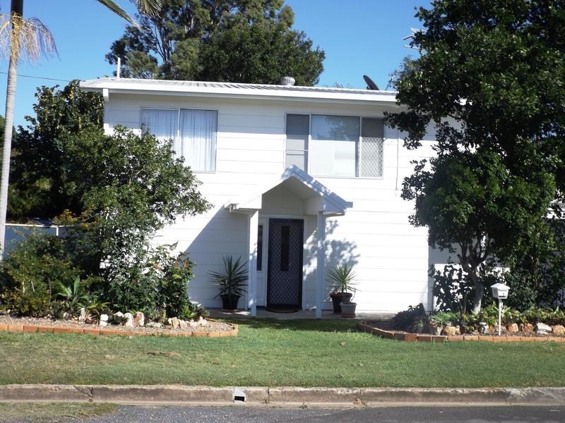1 Gibbs St, Urangan QLD 4655