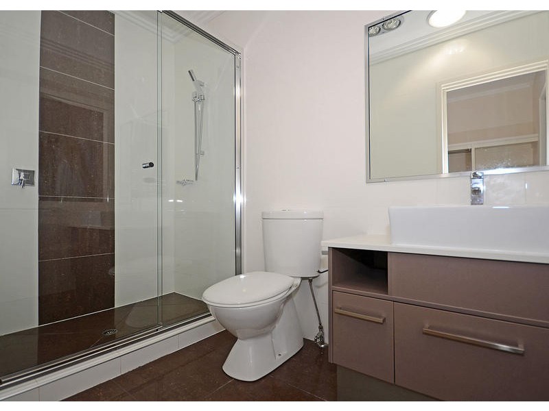 2 / 19 King St, Urangan QLD 4655