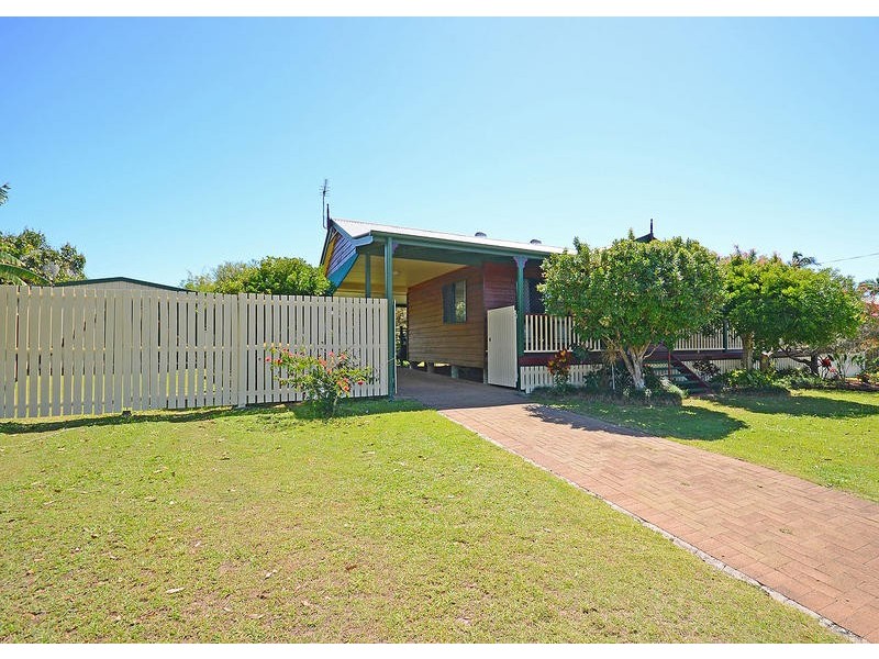 4 Harselaar Dr, Point Vernon QLD 4655