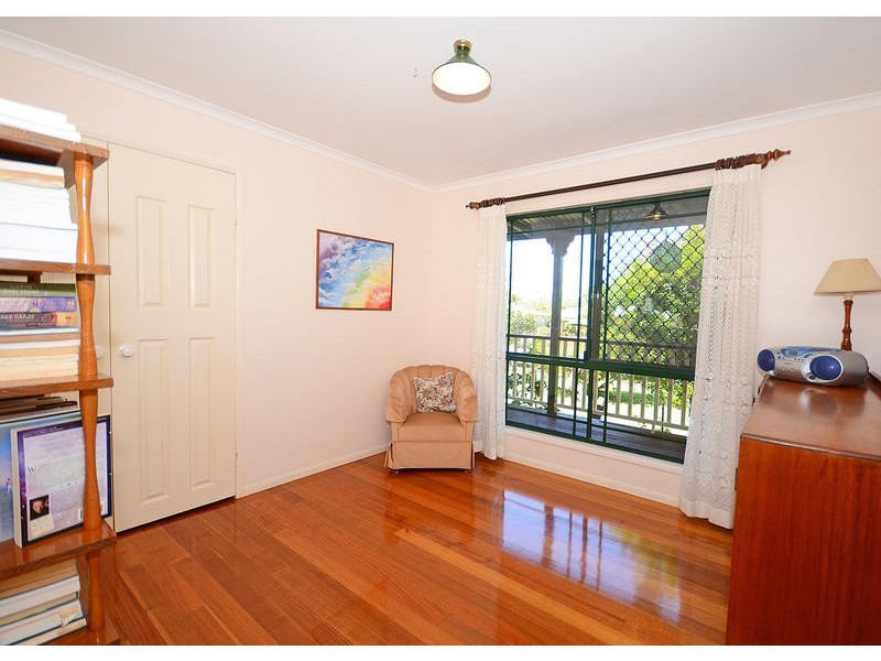 4 Harselaar Dr, Point Vernon QLD 4655