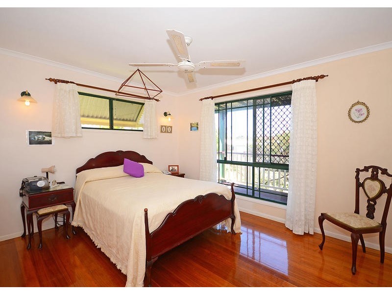 4 Harselaar Dr, Point Vernon QLD 4655