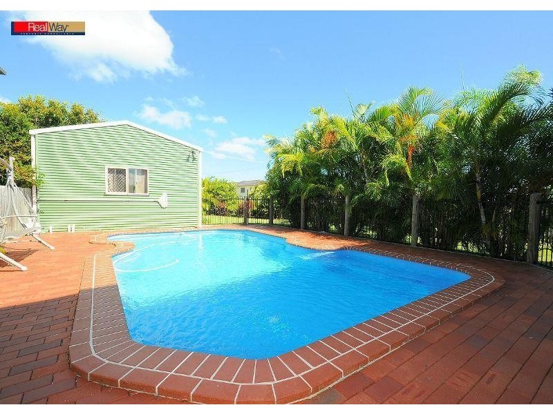 6 Aplin St, Point Vernon QLD 4655