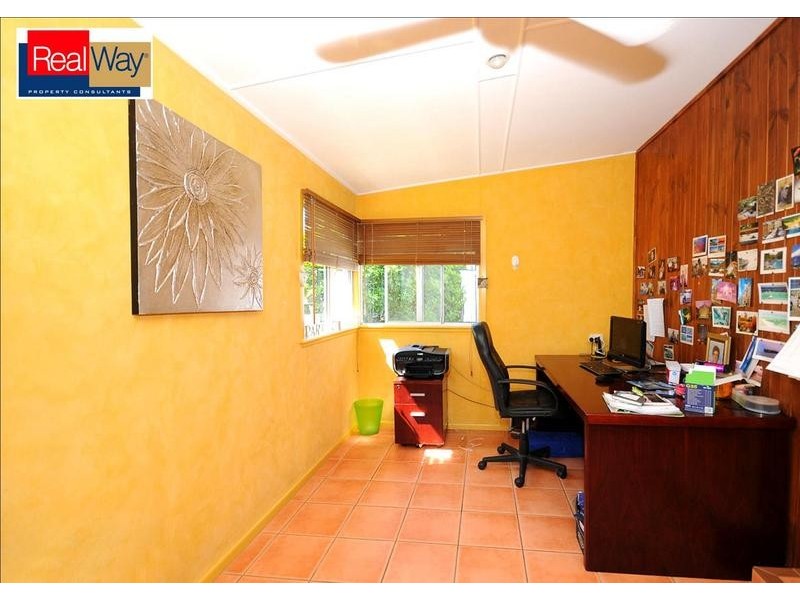 6 Aplin St, Point Vernon QLD 4655