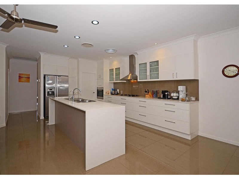26 Parraweena Court, Point Vernon QLD 4655