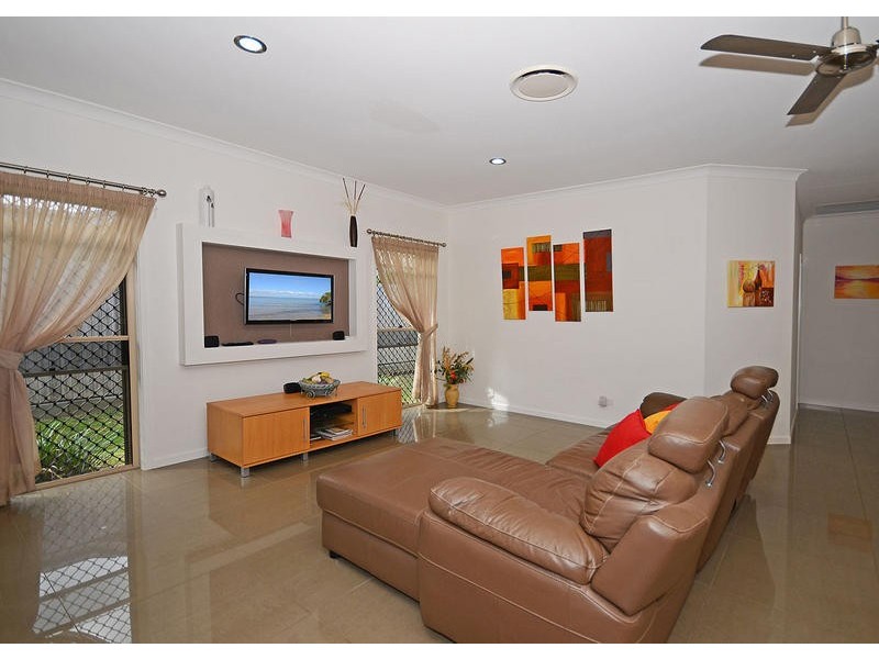 26 Parraweena Court, Point Vernon QLD 4655