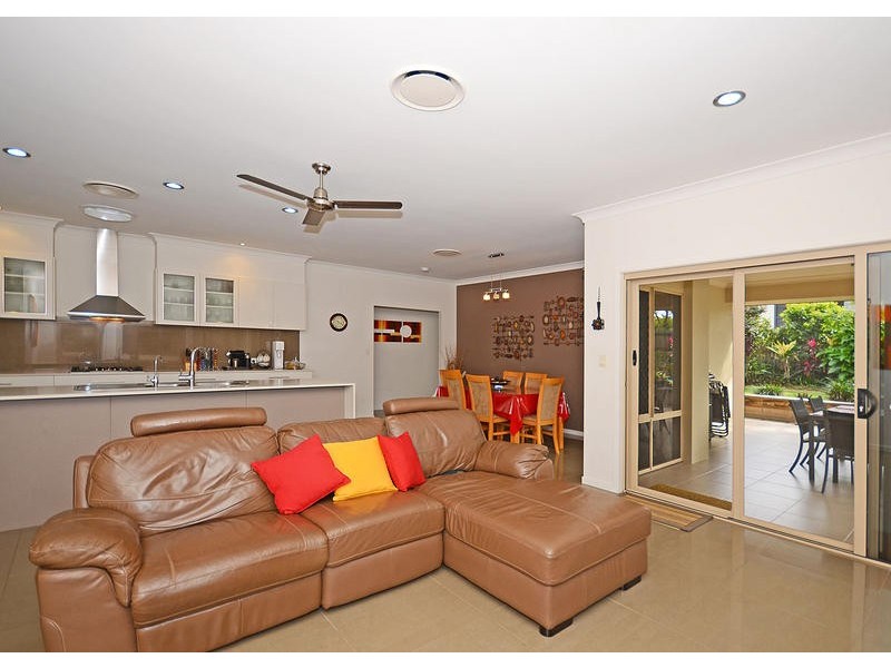26 Parraweena Court, Point Vernon QLD 4655