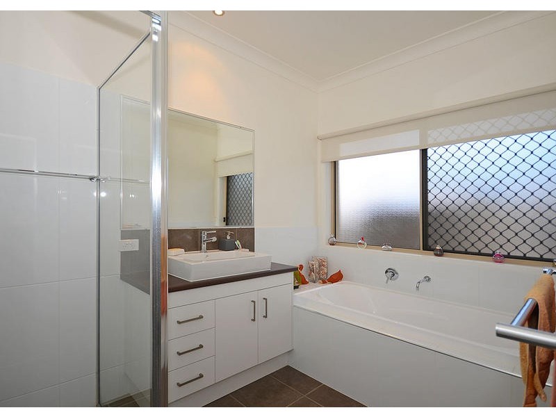 26 Parraweena Court, Point Vernon QLD 4655