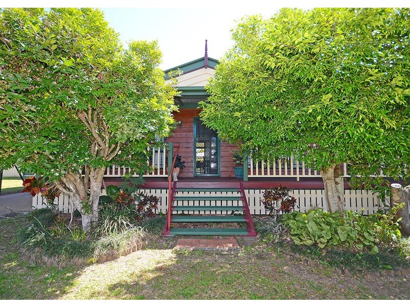4 Harselaar Dr, Point Vernon QLD 4655