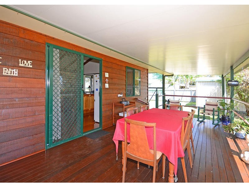 4 Harselaar Dr, Point Vernon QLD 4655