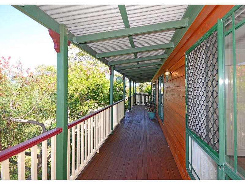 4 Harselaar Dr, Point Vernon QLD 4655