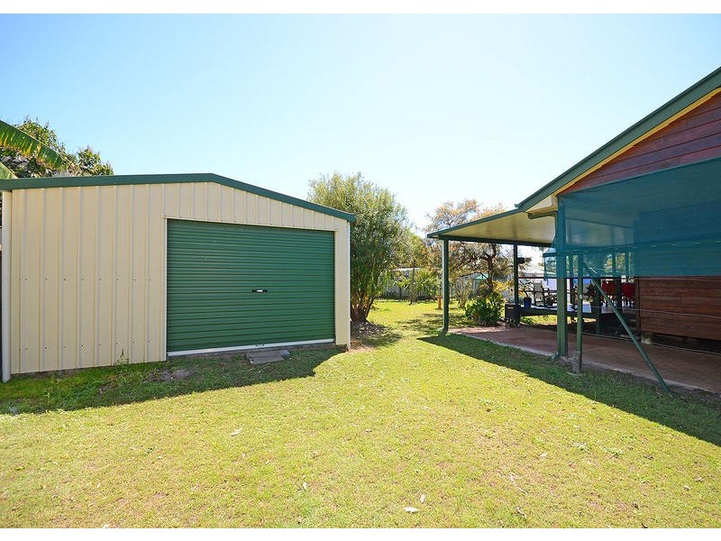 4 Harselaar Dr, Point Vernon QLD 4655