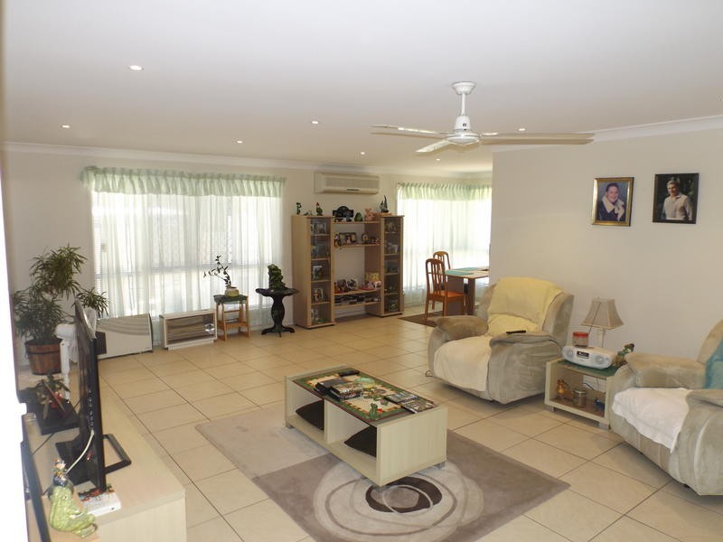 30 Bunker Ave, Urraween QLD 4655