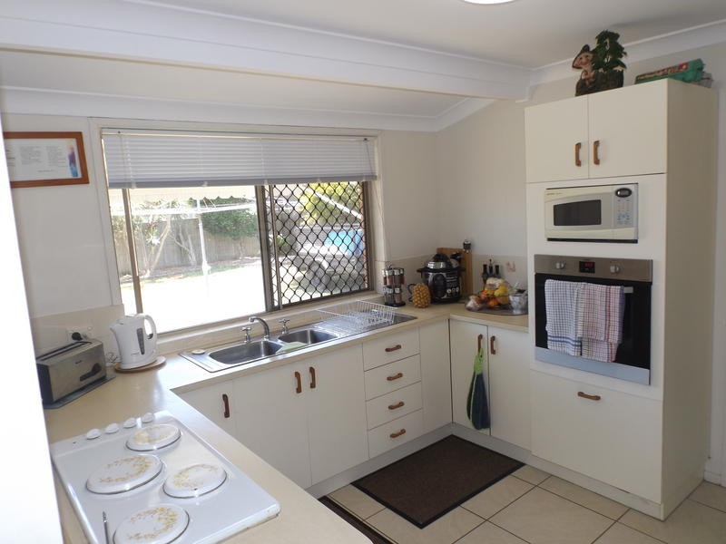30 Bunker Ave, Urraween QLD 4655