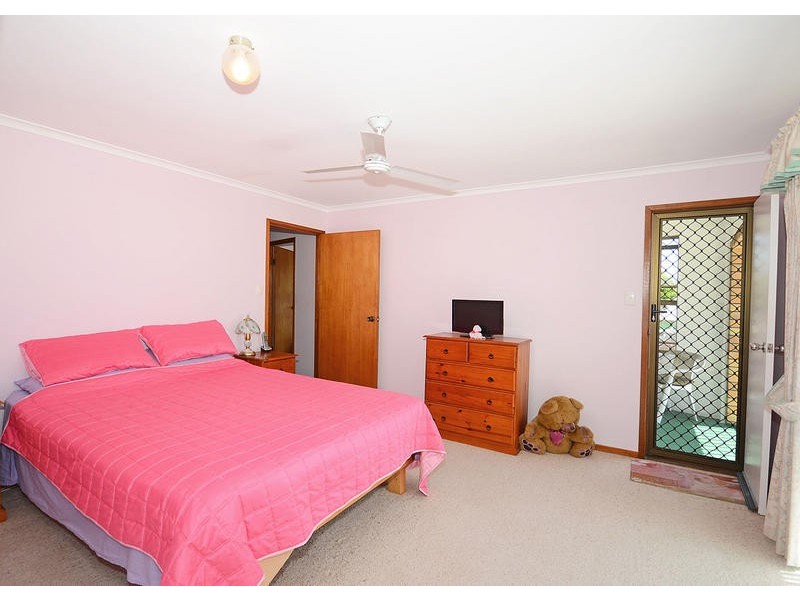 12 Flinders St, Point Vernon QLD 4655