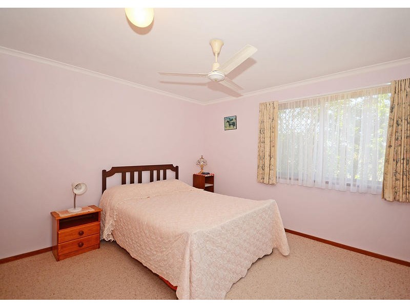 12 Flinders St, Point Vernon QLD 4655