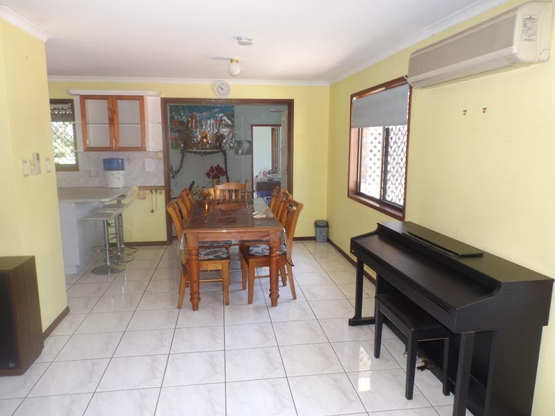 133 Elizabeth St, Urangan QLD 4655