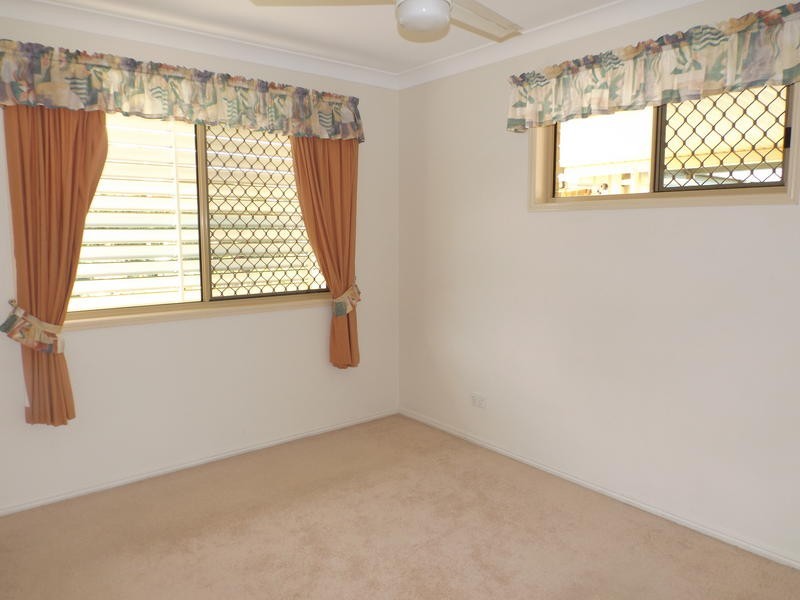 11 Barry St, Torquay QLD 4655