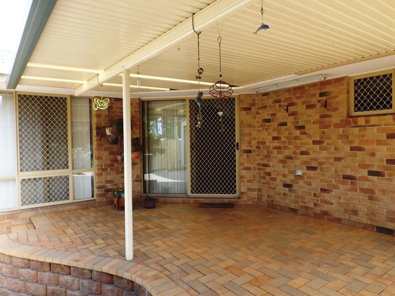 11 Barry St, Torquay QLD 4655