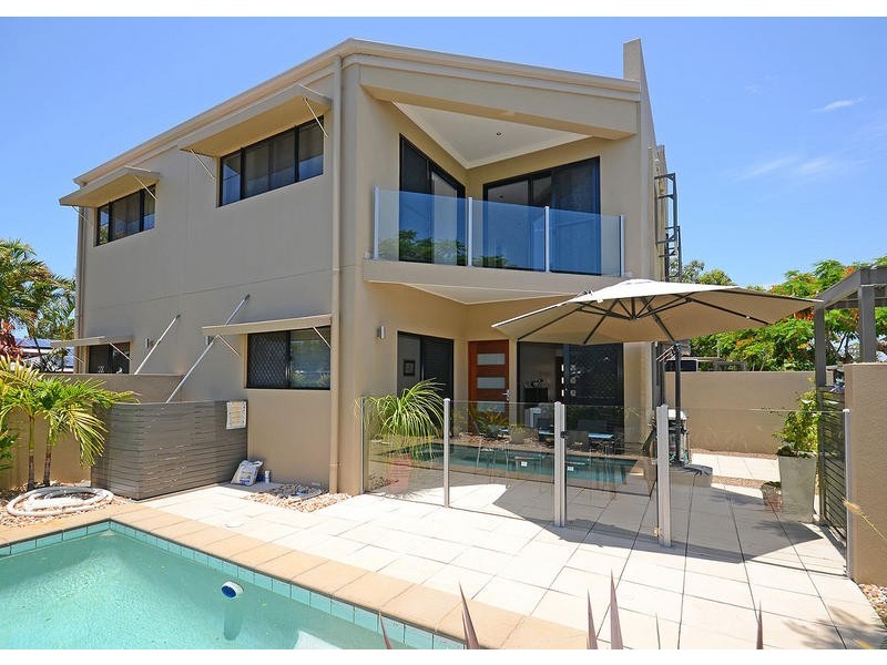 4 / 19 King St, Urangan QLD 4655