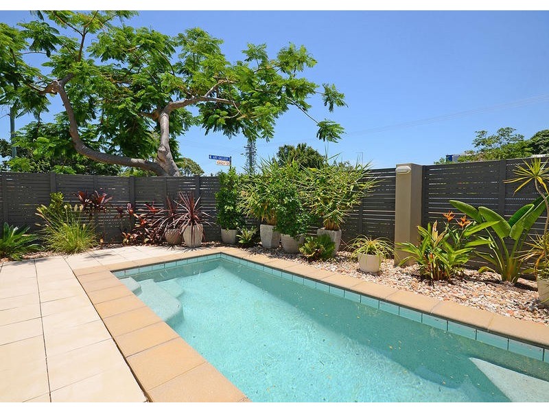 4 / 19 King St, Urangan QLD 4655