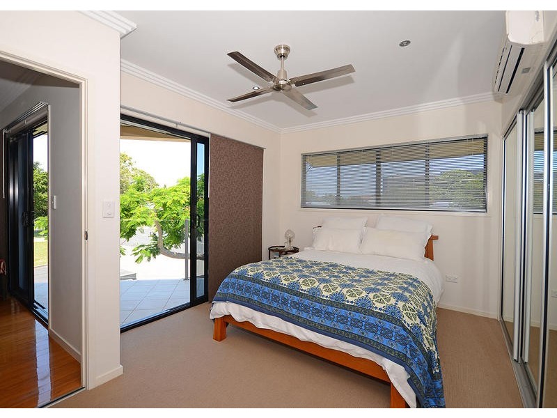 4 / 19 King St, Urangan QLD 4655