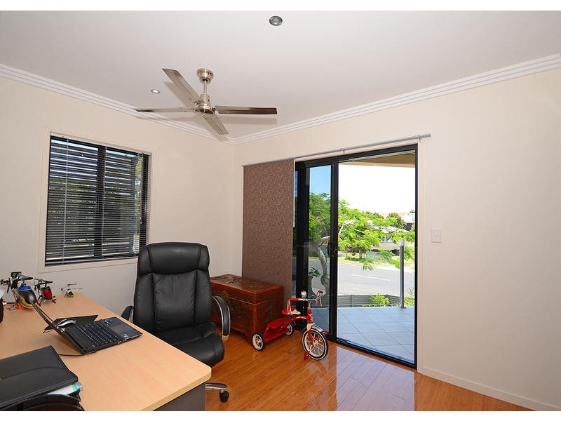 4 / 19 King St, Urangan QLD 4655